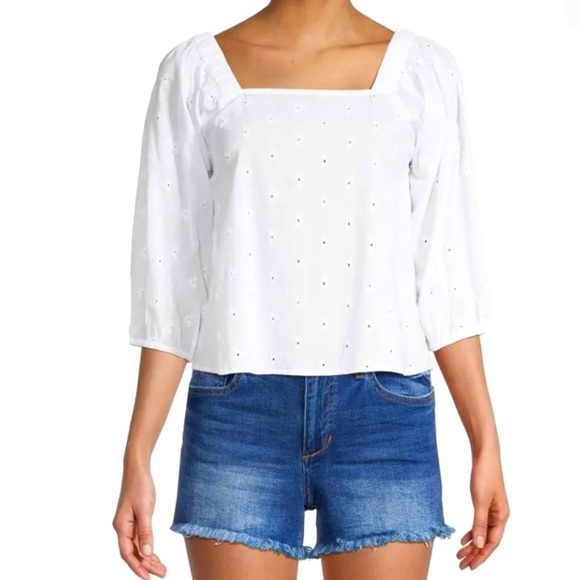 Chelsea & Theodore Tops - NWT Chelsea & Theodore white top.